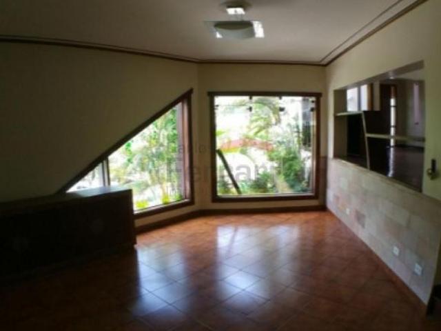 Sobrado isolado no Jardim França, 4 dormitórios, suíte, 5 vagas, piscina, 400 metros