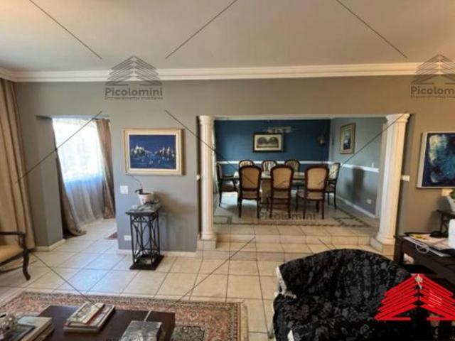 Sobrado Jardim Aeroporto com 300 metros, 5 quartos, 4 suítes, 3 salas, 5 banheiros, terraço amplo, b