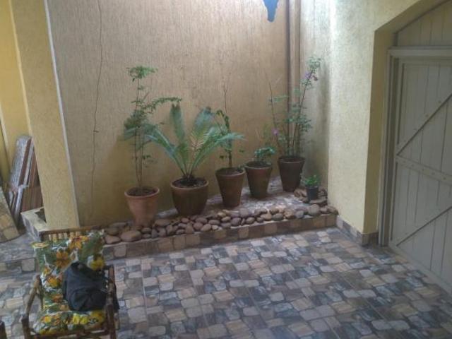 SOBRADO JARDIM MANGALOT