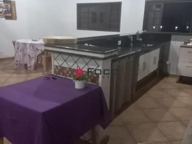 Sobrado / Jardim Sul / 04 Dormitórios / 250m² / São José dos Campos