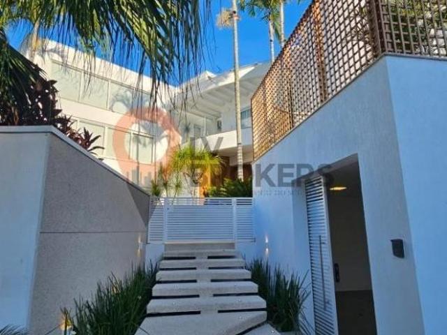 SOBRADO LUXUOSO NO CONDOMINIO REAL PARK VILA OLIVEIRA