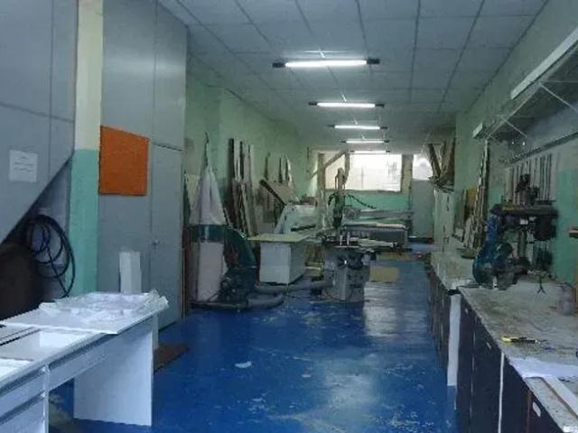 Sobrado! Lindo reformado. 2 dormts. Vão livre p/ 10 carros p/ farmacia, restaurante, comercio