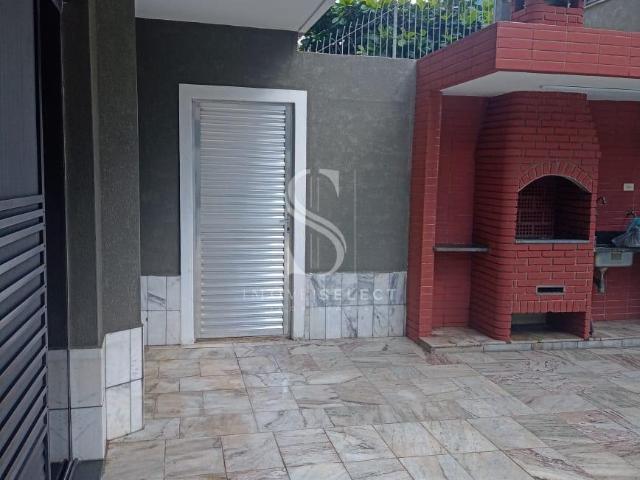 Sobrado para alugar com 4 quartos e 468 m² por R$ 15.000/mês