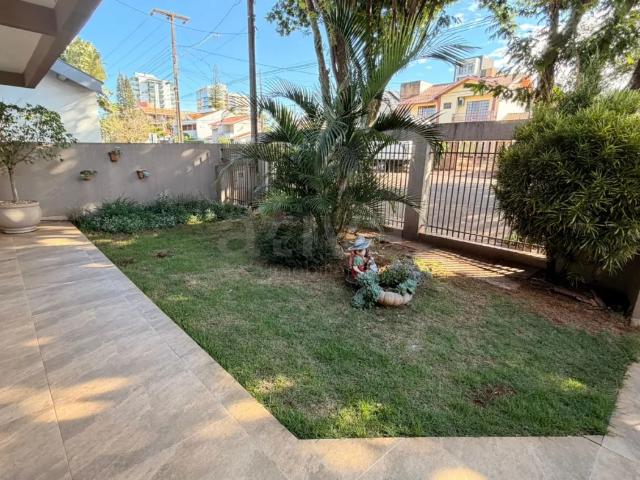 Sobrado para alugar com 4 Suítes + 2 Quartos em Jardim La Salle, Toledo PR