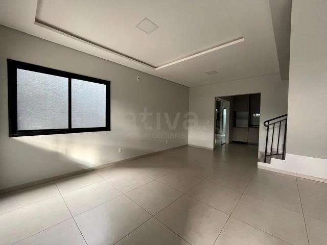 Sobrado para alugar com 1 Suíte + 2 Quartos em Centro, Toledo PR