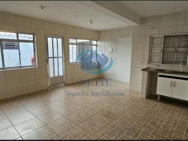 Sobrado para alugar com 3 quartos e 250 m² por R$ 4.200/mês