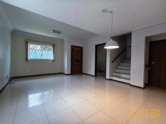 Sobrado para Alugar de 185,35 m² com 3 quartos, 1 suíte, 1 banheiro e 2 vagas no Boa Vista, Curitiba/PR