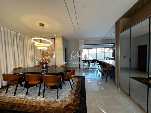 Sobrado para alugar em Campinas, Loteamento Residencial Arborais, com 3 suítes, com 349 m², Arborais