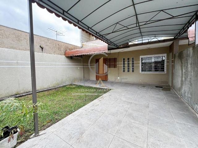 Sobrado Para Alugar Em Xaxim de 136.00 m² Com 4 Quartos, 1 Suite E 2 Garagens