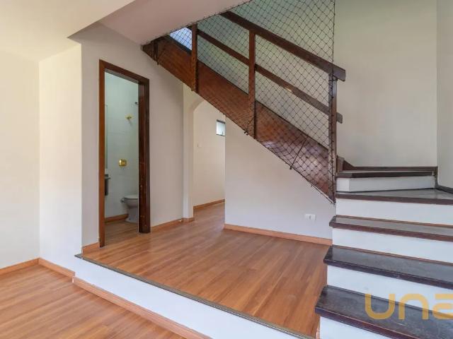 Sobrado para alugar 4 quartos, 160 m² em Bacacheri, Curitiba