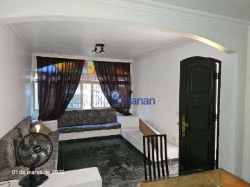 Sobrado para Aluguel com 3 quartos, 160 m² por R$ 3.900