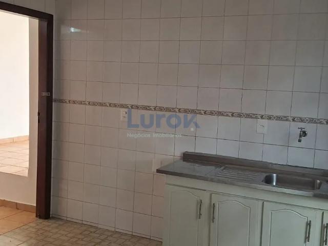 Sobrado para Aluguel com 3 quartos, 300 m² por R$ 12.000