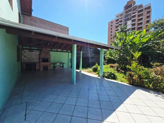 Sobrado para Aluguel com 2 quartos, 132 m² por R$ 3.000