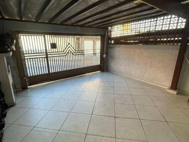 Sobrado para Aluguel com 2 quartos, 220 m² por R$ 4.200