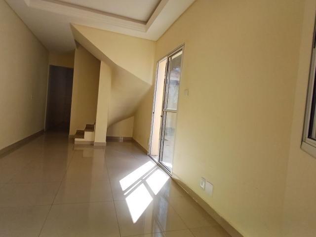 Sobrado para Aluguel com 2 quartos, 80 m² por R$ 2.800