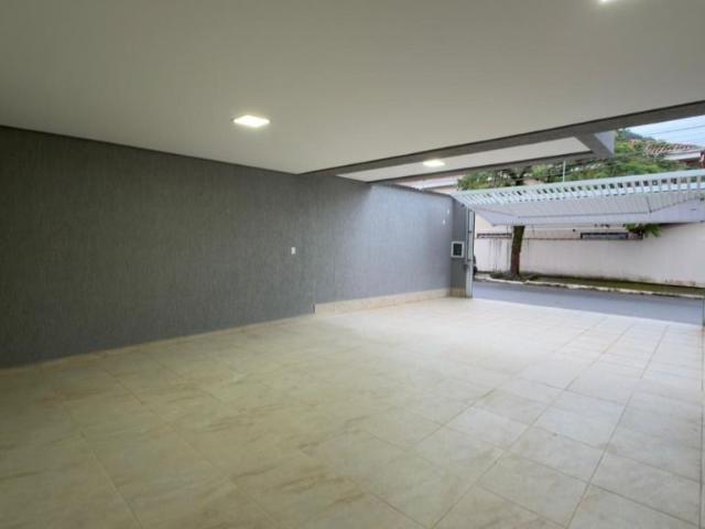 Sobrado para Aluguel com 4 quartos, 330 m² por R$ 8.300