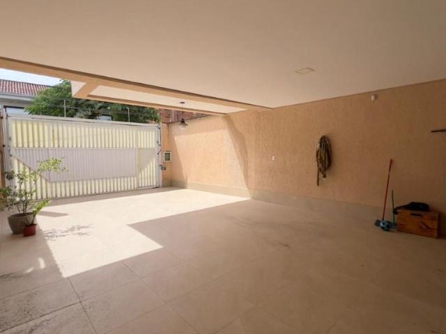 Sobrado para Aluguel com 4 quartos, 330 m² por R$ 8.900