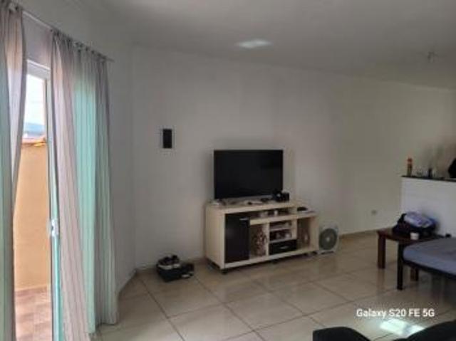 Sobrado para Aluguel por R$1.800,00/Mês com 2 dormitórios, 4 vagas e 1 banheiro Parque agrinco, Guararema / SP