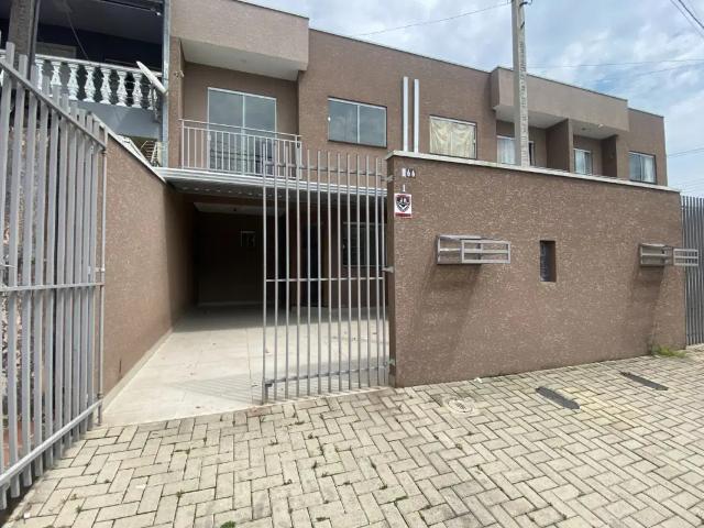 Sobrado para locação no Umbará com 3 quartos, sacada e churrasqueira