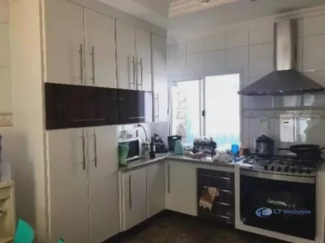 Sobrado para Locação e Venda com 328 m² com 4 quartos sendo 3 Suítes no Altos de Santana II jacareí