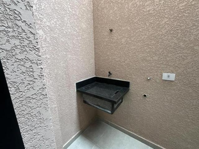 Sobrado para venda com 2 quartos, sendo 1 suíte, 80m²