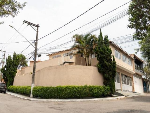 Sobrado para venda com 3 quartos, 190m²