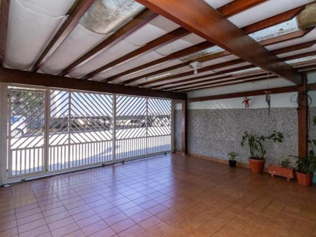 Sobrado para venda com 3 quartos, 195m²