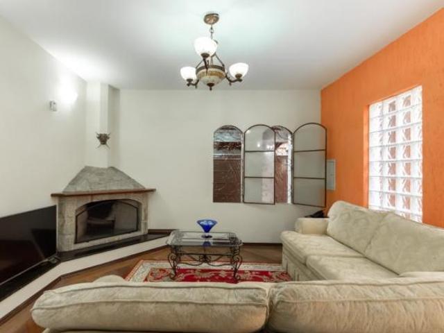 Sobrado para venda com 3 quartos, 208m²