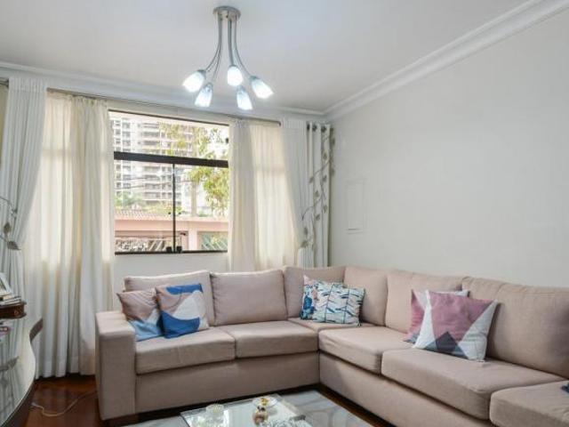 Sobrado para venda com 3 quartos, 244m²