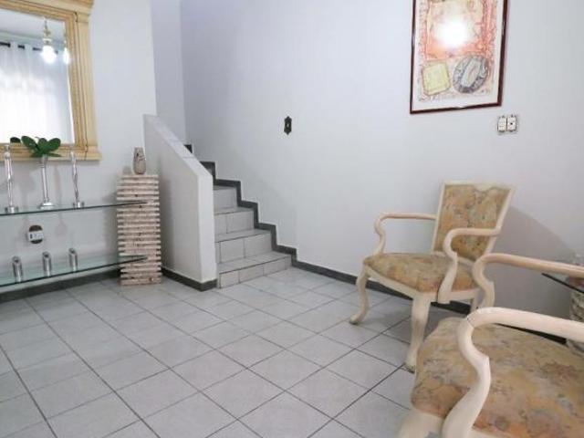 Sobrado para venda com 3 quartos, 250m²