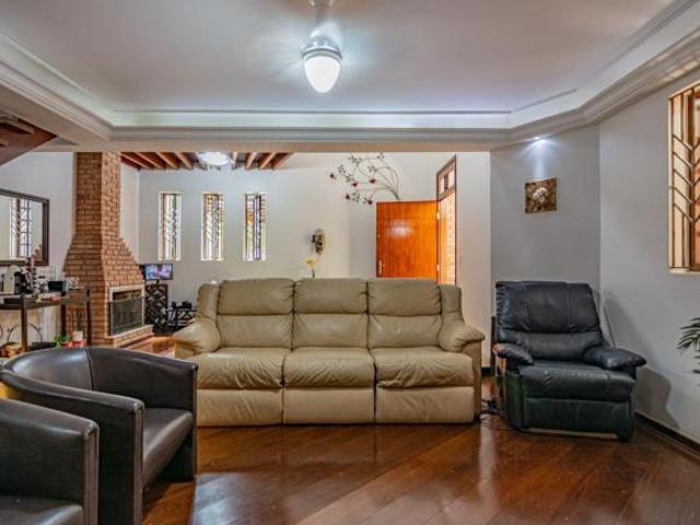 Sobrado para venda com 3 quartos, 250m²