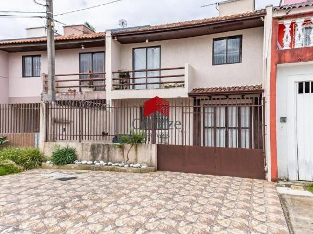Sobrado para venda com 3 quartos, sendo 1 suíte, no bairro Fanny