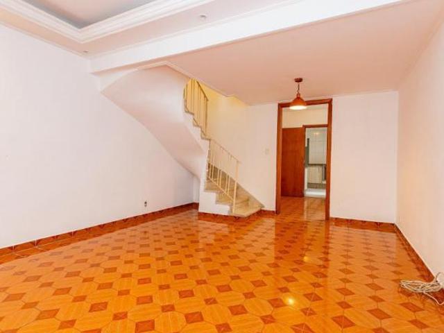 Sobrado para venda com 3 quartos, sendo 1 suíte, 147m²