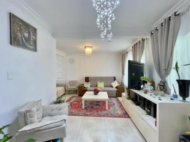 Sobrado para venda com 3 quartos, sendo 1 suíte, 125m²