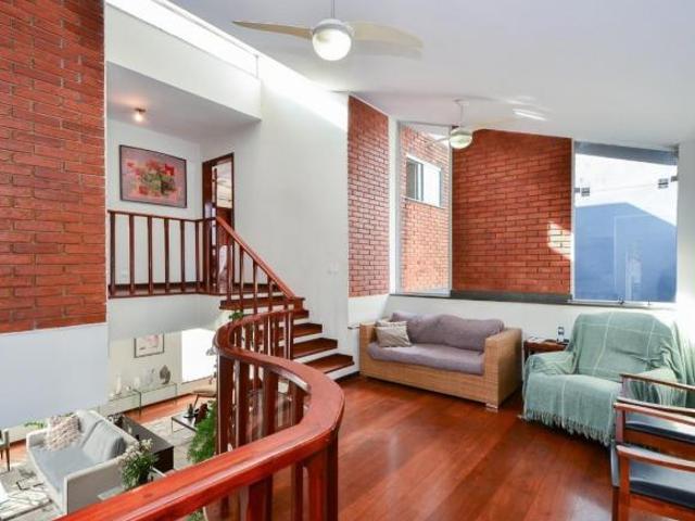Sobrado para venda com 4 quartos, 422m²