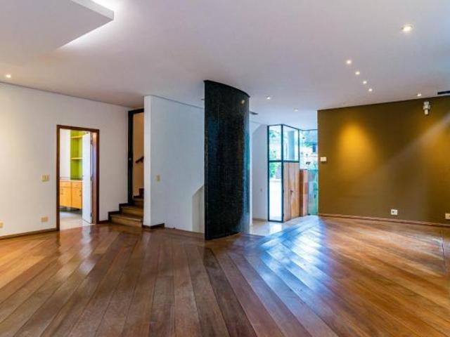 Sobrado para venda com 4 quartos, 330m²