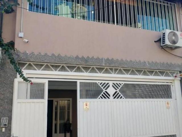 Sobrado para venda à 50 m do Museu do Ipiranga com 4 dormitórios!