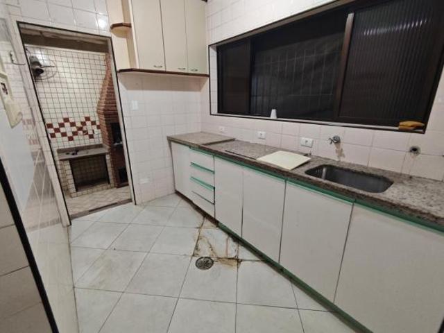 Sobrado para venda e aluguel em Ponta Da Praia de 300.00m² com 5 Quartos, 3 Suites e 5 Garagens