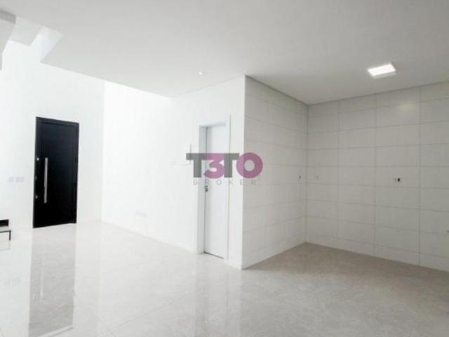 Sobrado para venda em Costeira de 128.44m² com 3 Quartos, 1 Suite e 2 Garagens