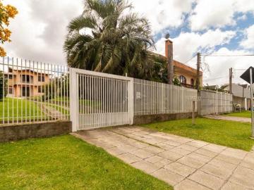 Sobrado para venda em Capão Raso de 108.00m² com 3 Quartos, 1 Suite e 6 Garagens