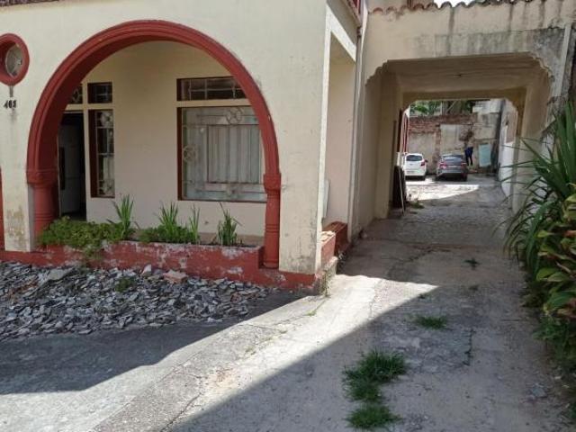 Sobrado para venda em Centro de 260.00m² com 4 Quartos, 1 Suite e 6 Garagens