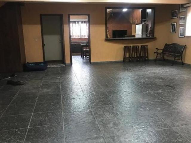 Sobrado para venda em Centro de 560.00m² com 4 Quartos, 1 Suite e 4 Garagens