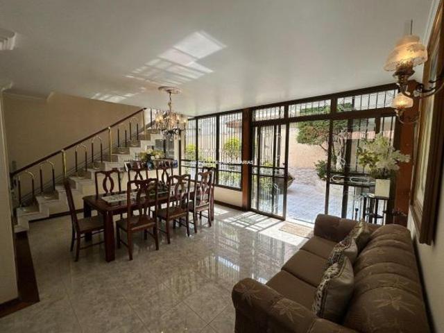 Sobrado para venda em Chácara Urbana de 400.00m² com 2 Quartos, 1 Suite e 4 Garagens