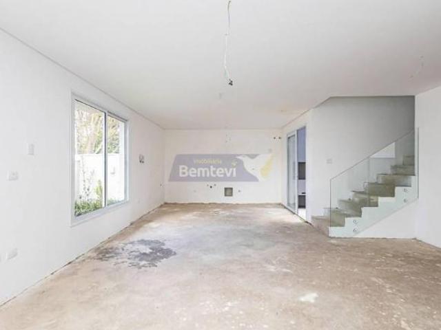 Sobrado para venda em Boa Vista de 171.00m² com 3 Quartos, 1 Suite e 2 Garagens
