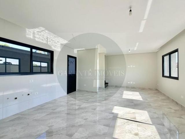 Sobrado para venda em Boqueirão de 141.00m² com 3 Quartos, 1 Suite e 2 Garagens