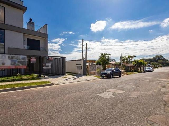 Sobrado para venda em Boqueirão de 174.34m² com 3 Quartos, 1 Suite e 2 Garagens