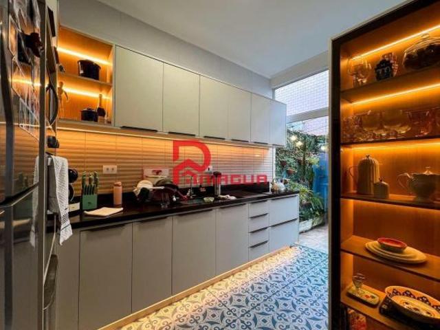 Sobrado para venda em Boqueirão de 125.00m² com 3 Quartos, 1 Suite e 1 Garagem