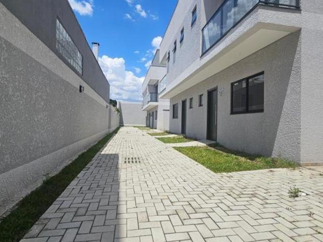 Sobrado para venda em Boqueirão de 126.00m² com 3 Quartos, 1 Suite e 2 Garagens