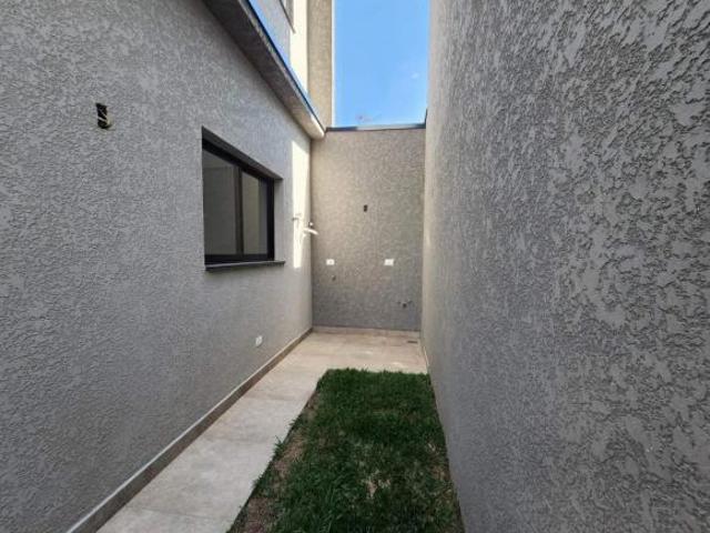 Sobrado para venda em Boqueirão de 135.00m² com 3 Quartos, 1 Suite e 3 Garagens