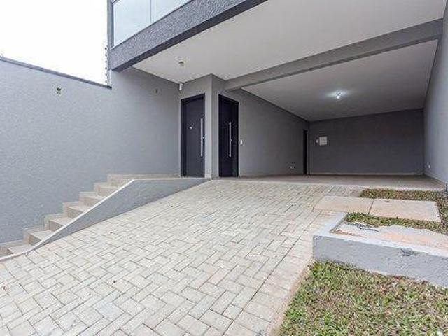 Sobrado para venda em Braga de 160.00m² com 3 Quartos, 1 Suite e 2 Garagens